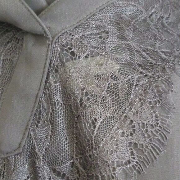 LC Lauren Conrad black polyester v-neck blouse, lace yoke, button down XS - Picture 4 of 7